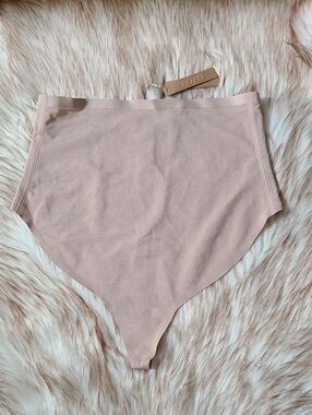 NWT SKIMS Sheer Sculpt High Waisted Thong Size 2X Clay